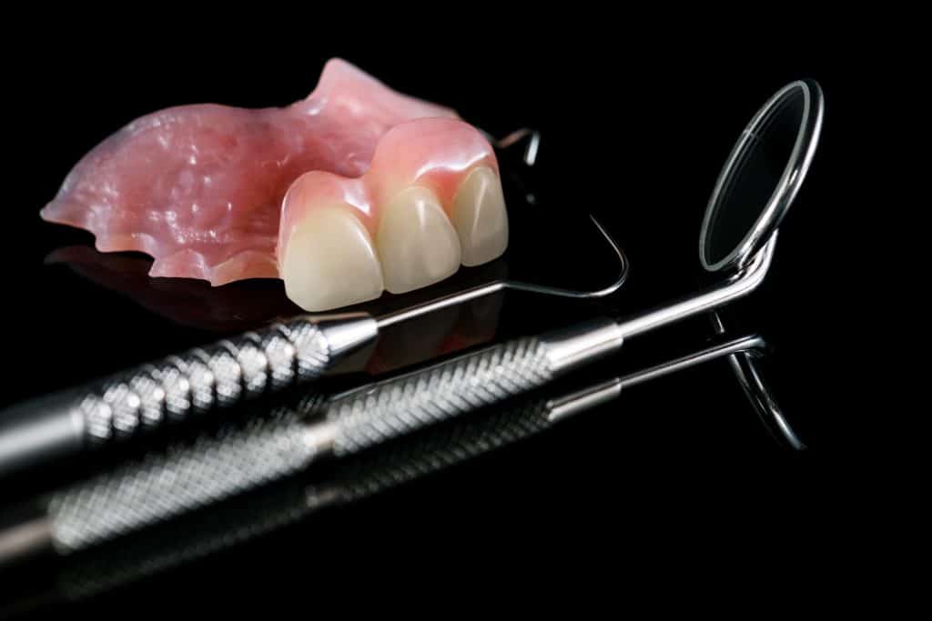 Dental prosthetic isolatic - partial denture upper side|dental treatment equipments